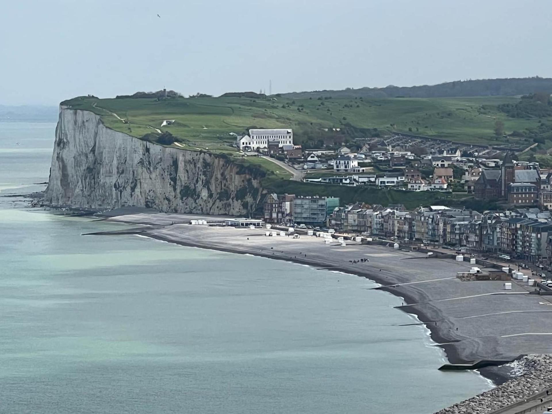 Caprices De Mer Appartement Avec Grand Balcon Et Vue A 300 M Plage, Apercu Mer, Lit Queen Size, Mers Les Bains Le Treport , Petit Dejeuner En Option, 2 Velos Fournis Kültér fotó